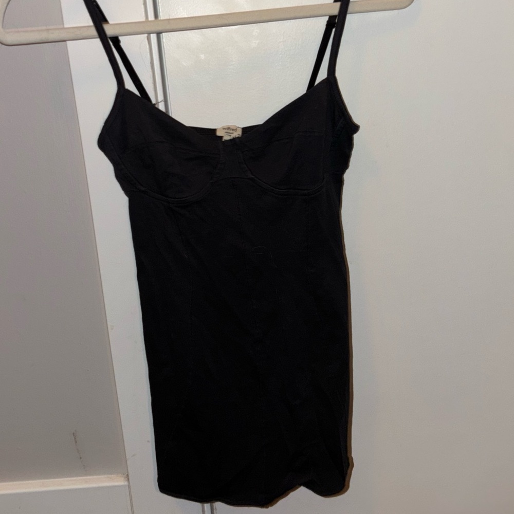 Aritzia- Wilfred Black Camisole